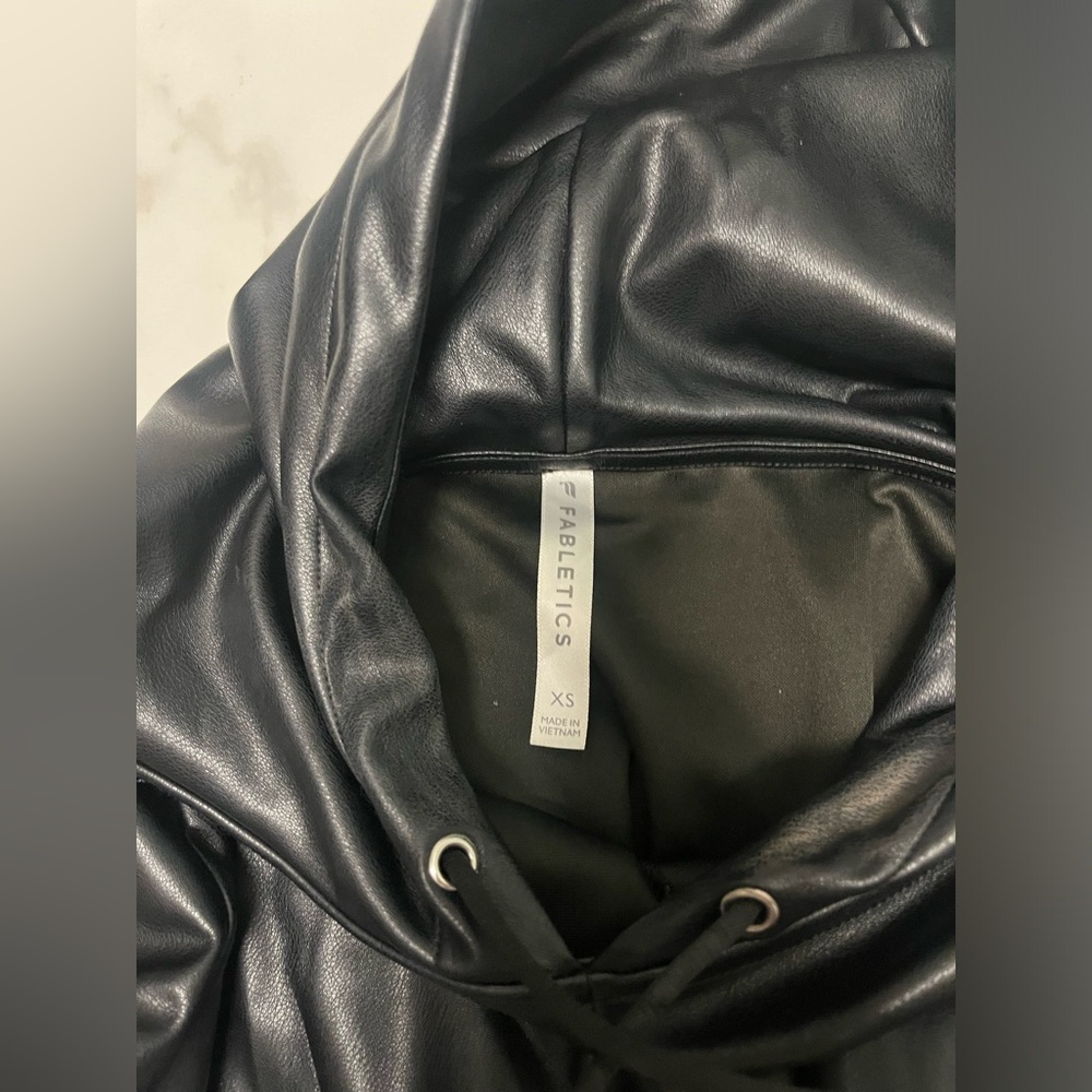 Fabletics Vegan Leather Crop Pullover. Size Xs - image 2